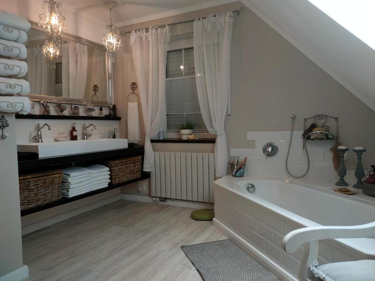 Luana'S White Cottage Surwold 外观 照片