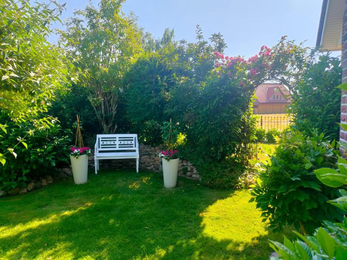 Luana'S White Cottage Surwold 外观 照片
