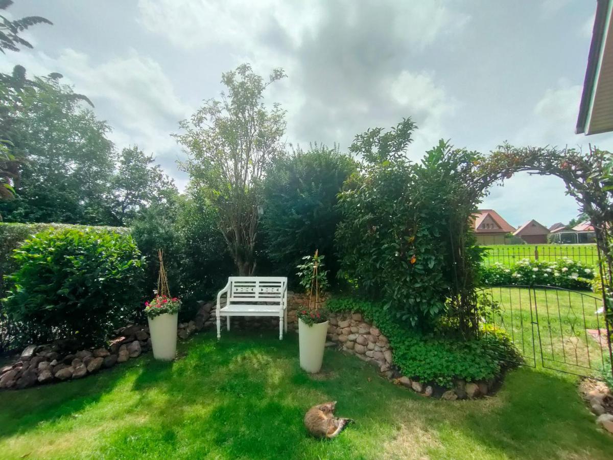 Luana'S White Cottage Surwold 外观 照片